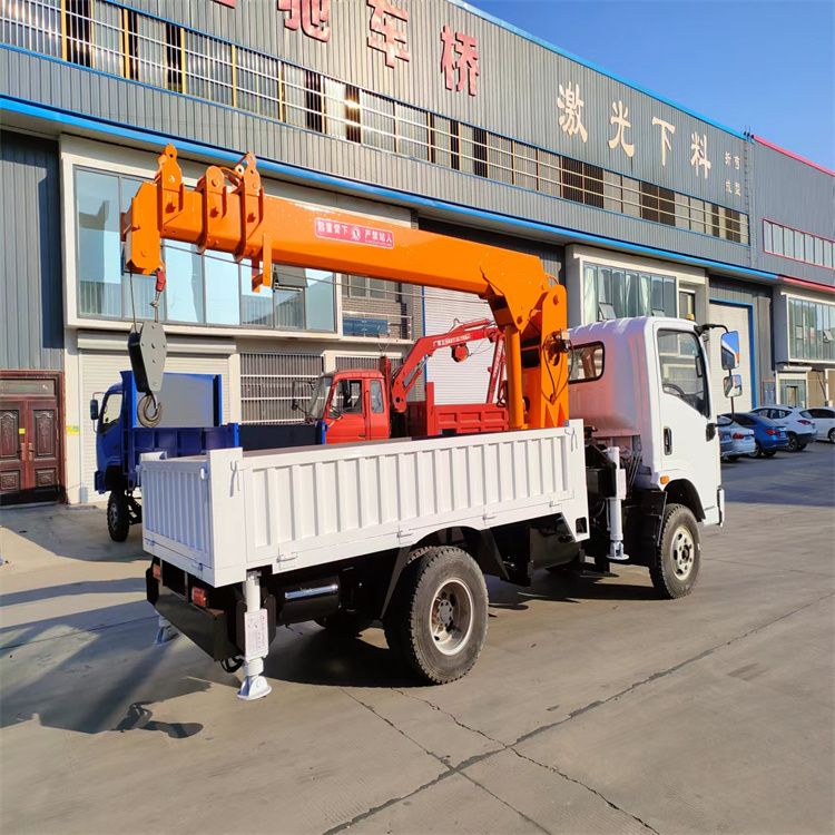 南皮县三轮随车吊定制 农用改装机自备吊中瑞长期出售